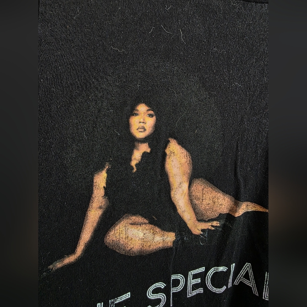 Lizzo The Special Tour T Shirt Sz Small Black Short Sleeve Band Concert 2022